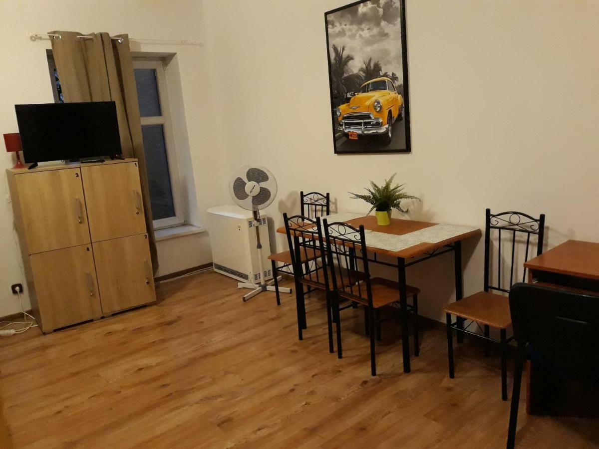 Hostel Gliwice Centrum Parking Kültér fotó